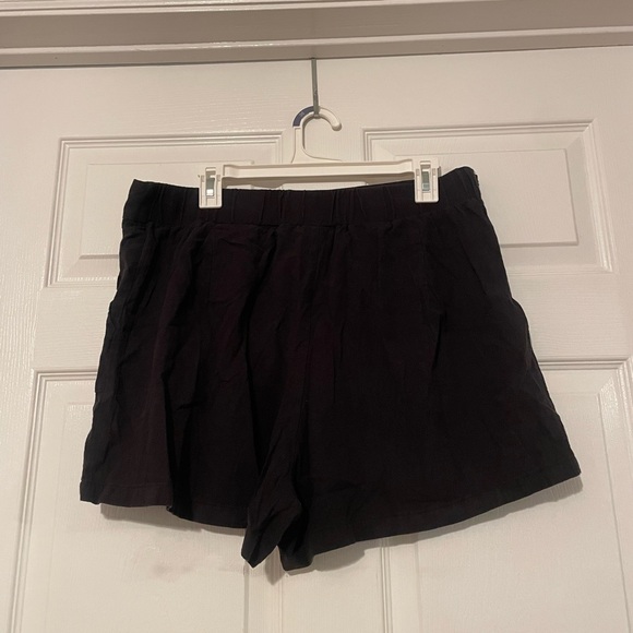 Linen Shorts with Stretch Waistband - Picture 2 of 6